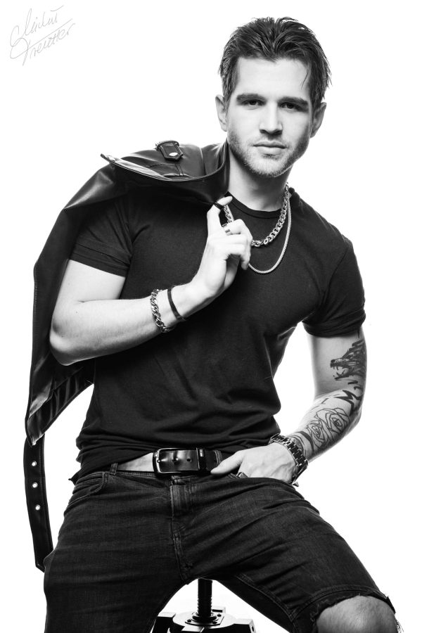 męska sesja zdjęciowa w studio Kraków – portret mężczyzny