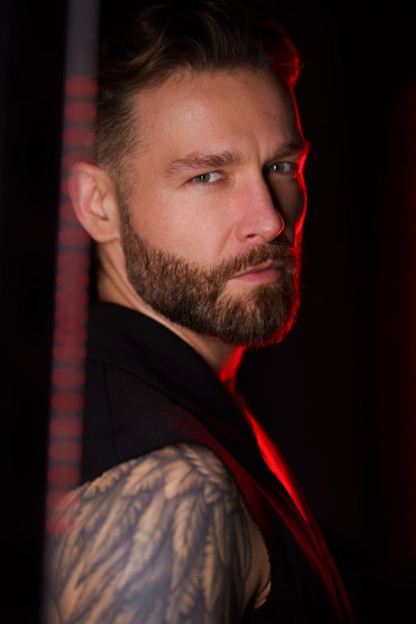 męska sesja zdjęciowa w studio Kraków – portret mężczyzny