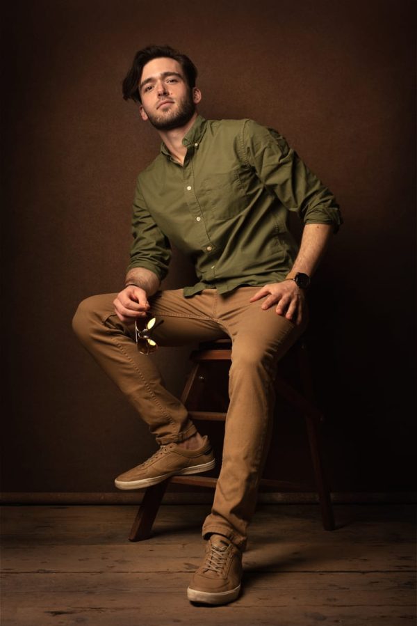 męska sesja zdjęciowa w studio Kraków – portret mężczyzny