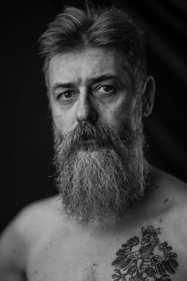 męska sesja zdjęciowa w studio Kraków – portret mężczyzny