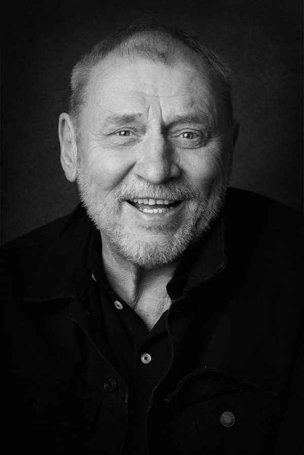 męska sesja zdjęciowa w studio Kraków – portret mężczyzny