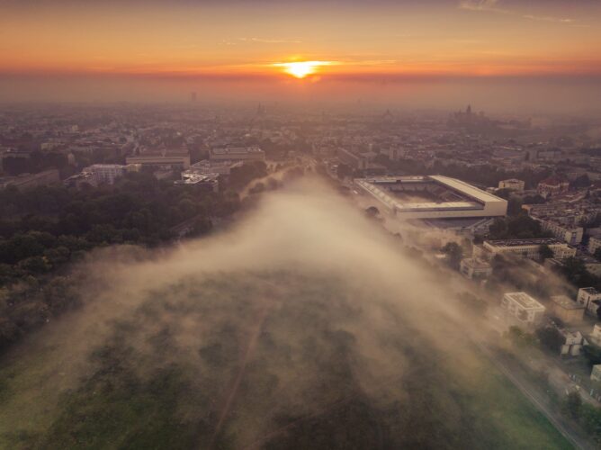 2024.09.11 Wschód słońca nad krakowskimi Błoniami