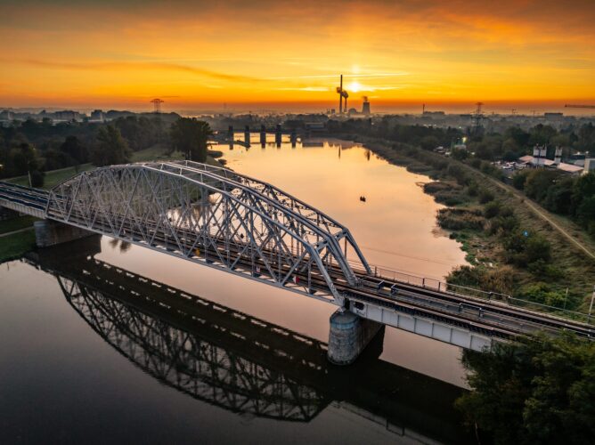2024.09.24 Wschód słońca nad Mostem kolejowym