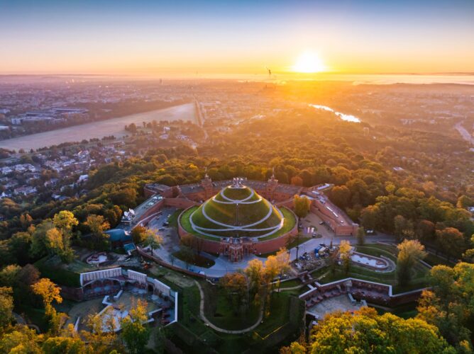 2024.10.01 Wschód słońca nad Kopcem Kościuszki