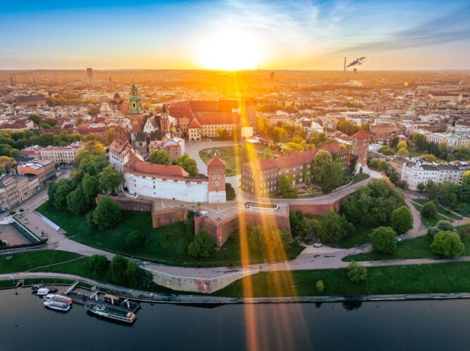 2025.04.26 Wschód słońca nad Wawelem