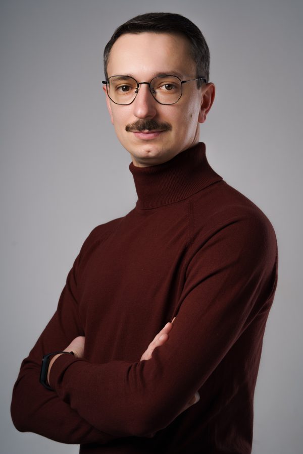 portret mężczyzny w stylu biznesowym – sesja Kraków