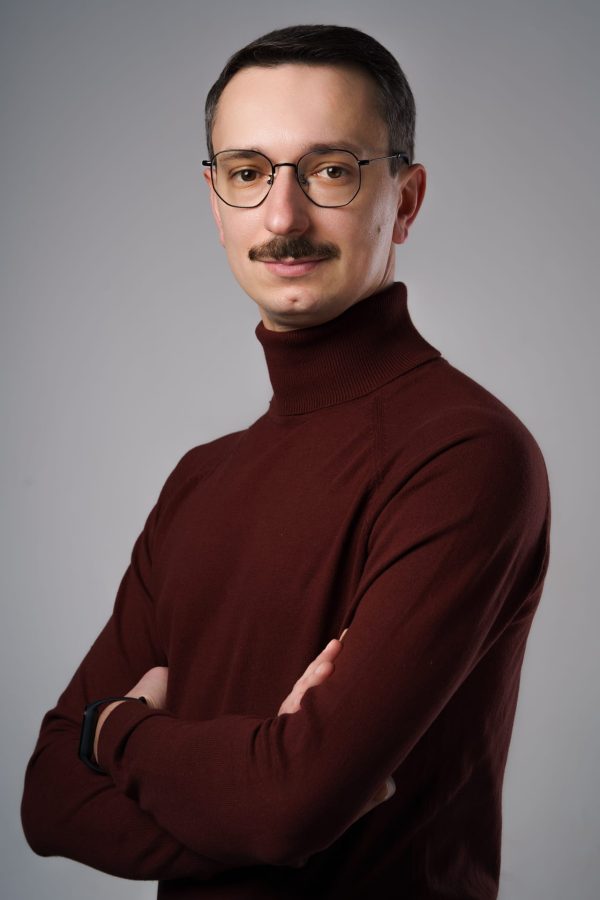 portret mężczyzny w stylu biznesowym – sesja Kraków