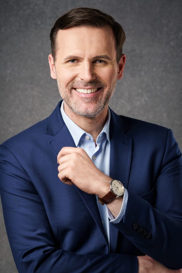 portret mężczyzny w stylu biznesowym – sesja Kraków