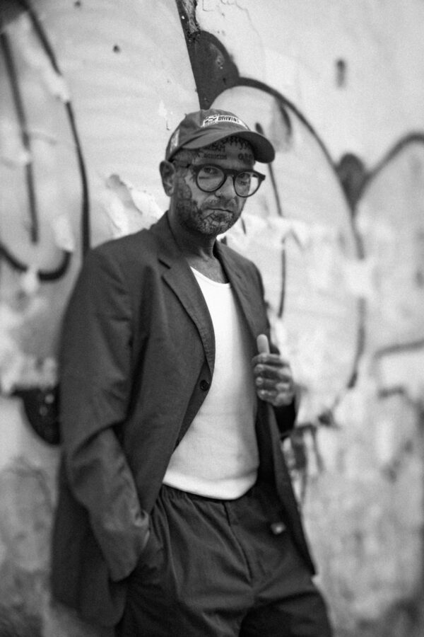 mocny portret meski w klimacie editorial