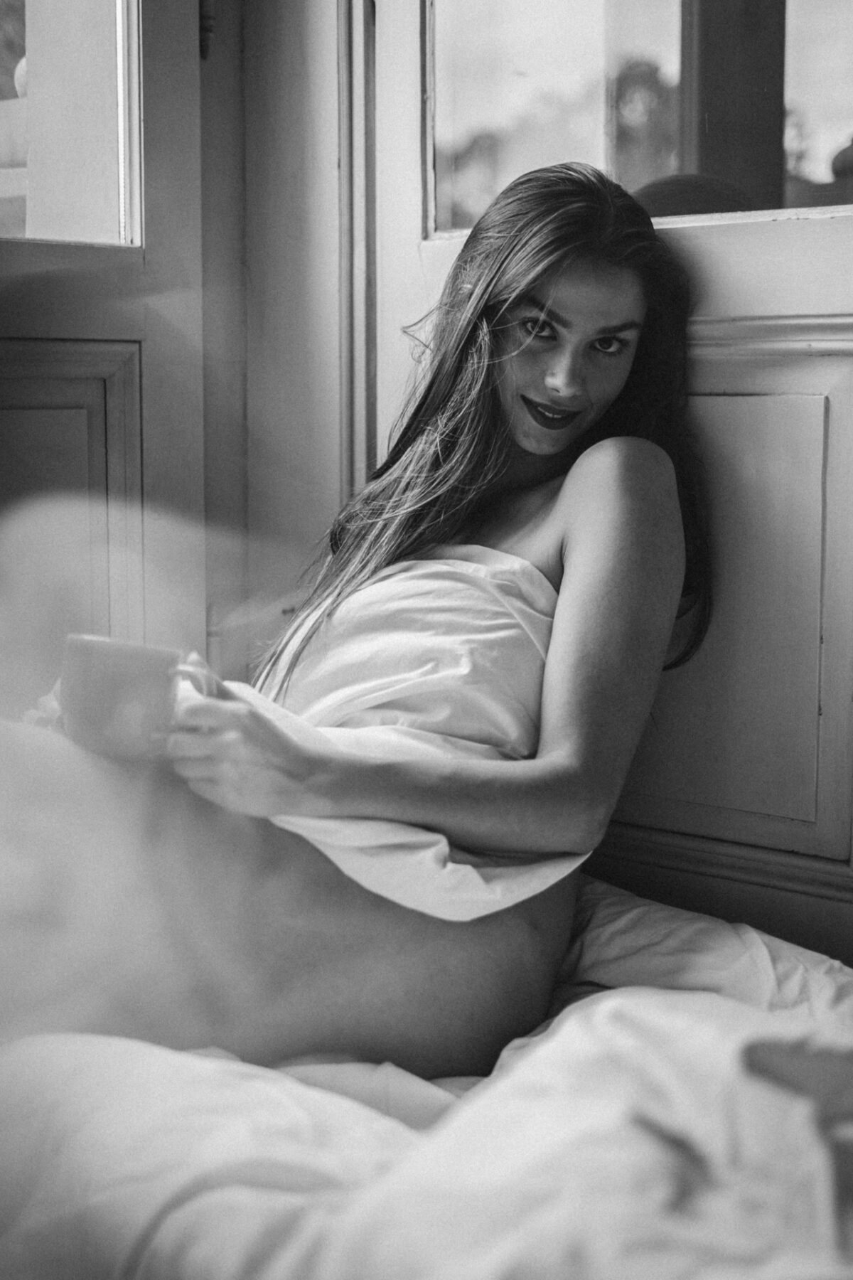 sesja sensualna przy oknie krakow